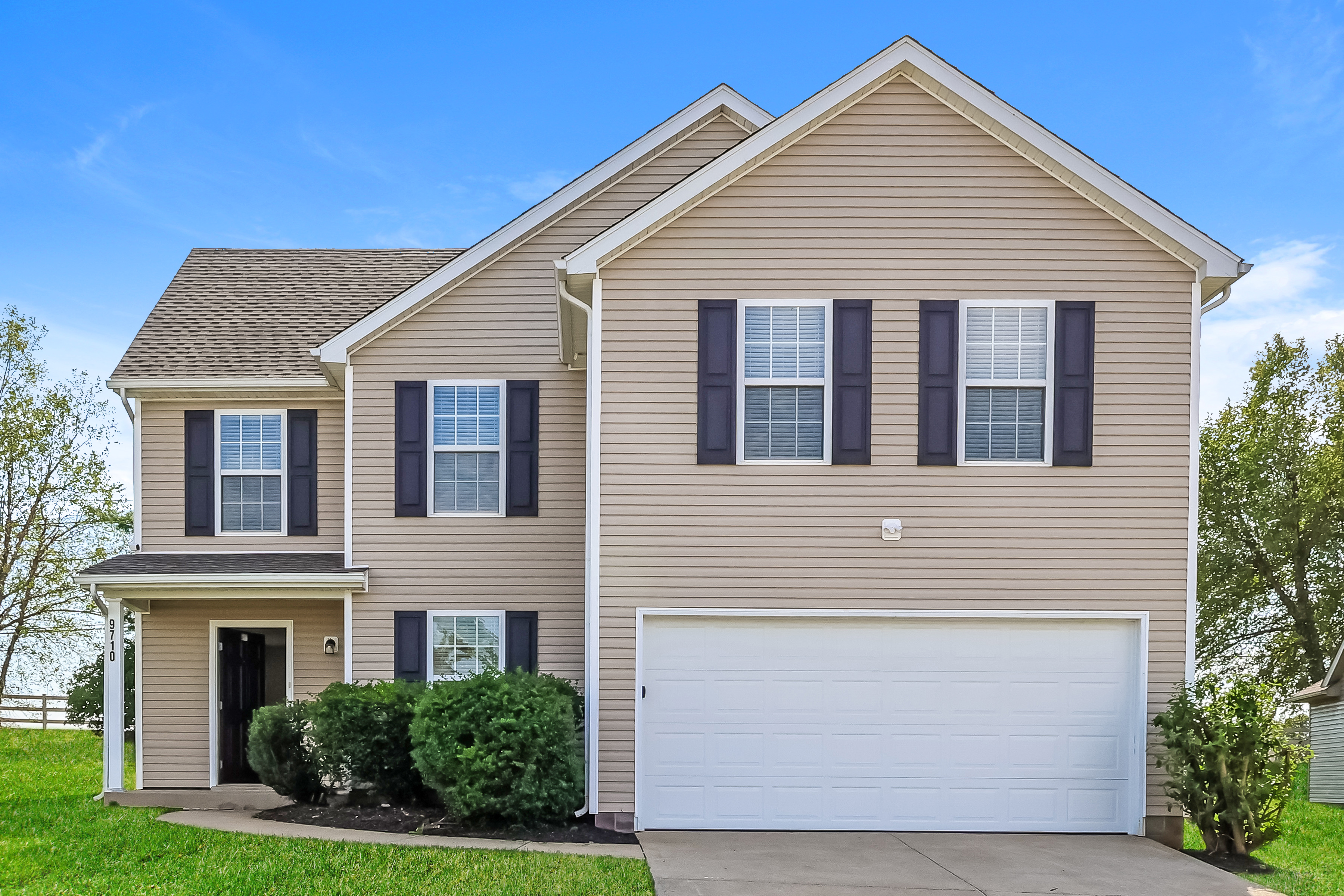 9710 EVANWOOD CT LOUISVILLE, KY 40228